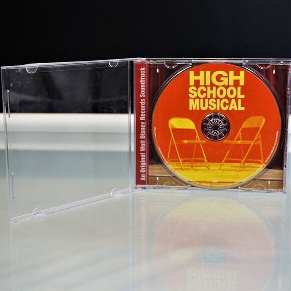 High School Musical Music Walt Disney Records Soundtrack CD 2006 - Picture 3 of 4